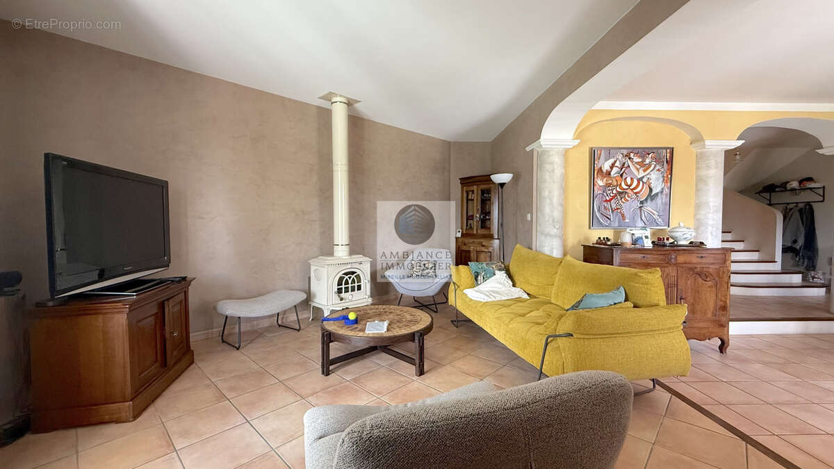 Maison à ETOILE-SUR-RHONE