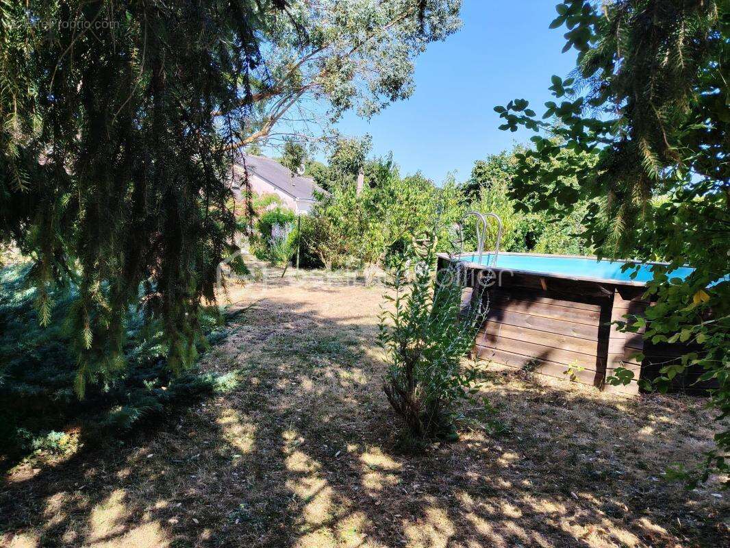 Maison à NEUVILLE-SUR-BRENNE