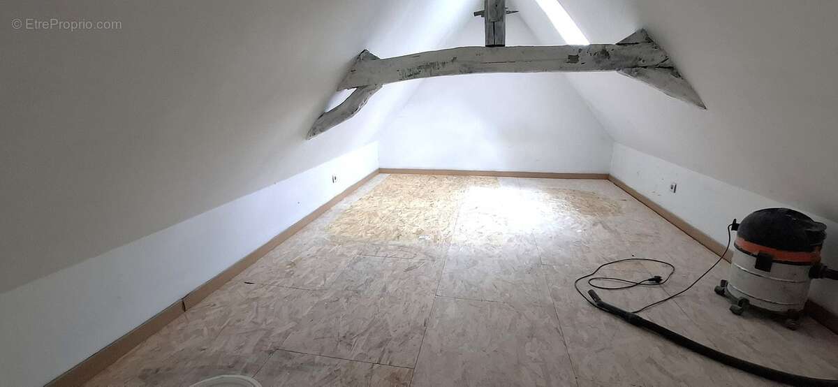 LES FARGES (24) : Maison 80 m2, terrain  de 12 339 m2 - photo 9