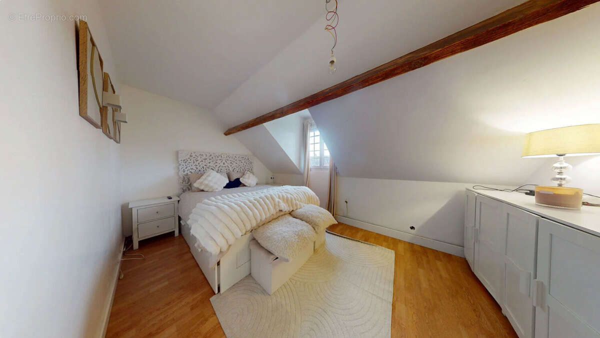 Maison à OZOIR-LA-FERRIERE