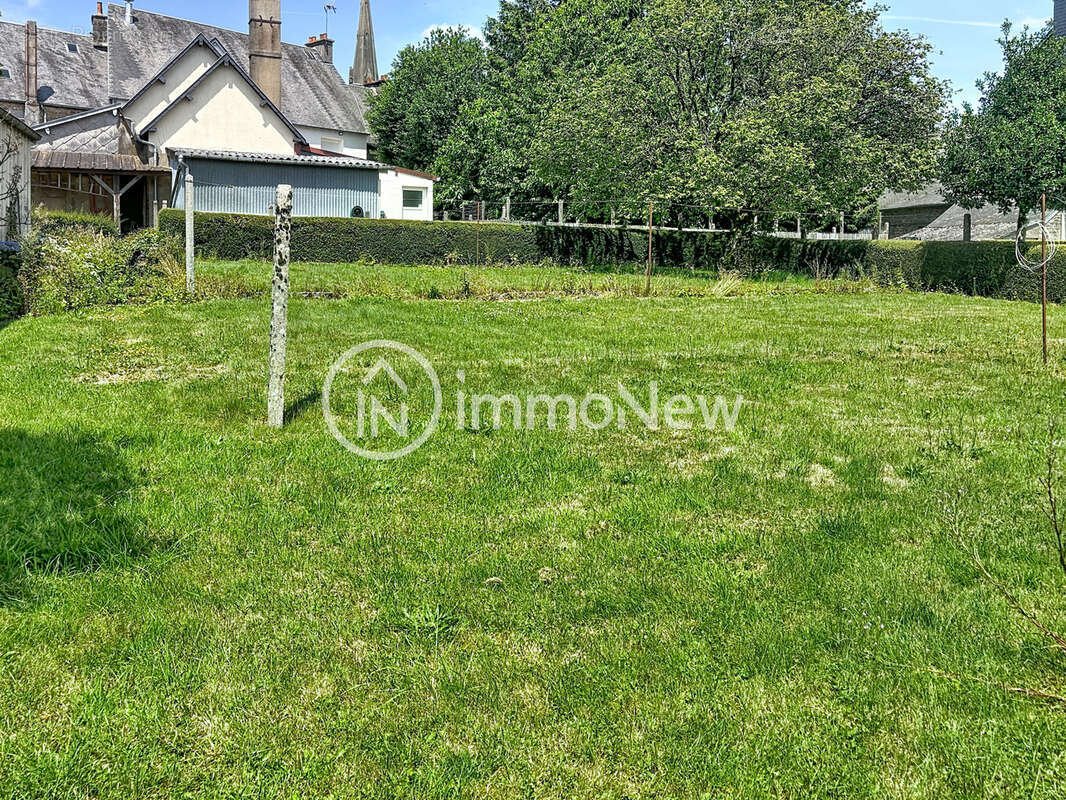 Maison mitoyenne a renover 100 m2 sur terrain 600 m2 environ en plein bourg - photo 14