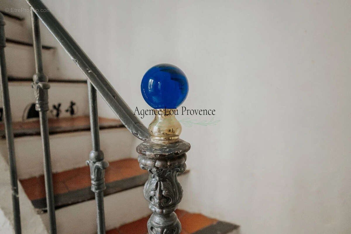 Maison 76 m² à Eyguieres  - photo 7