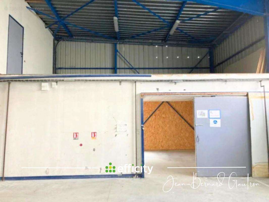 Commerce à PLOUNEVEZ-MOEDEC