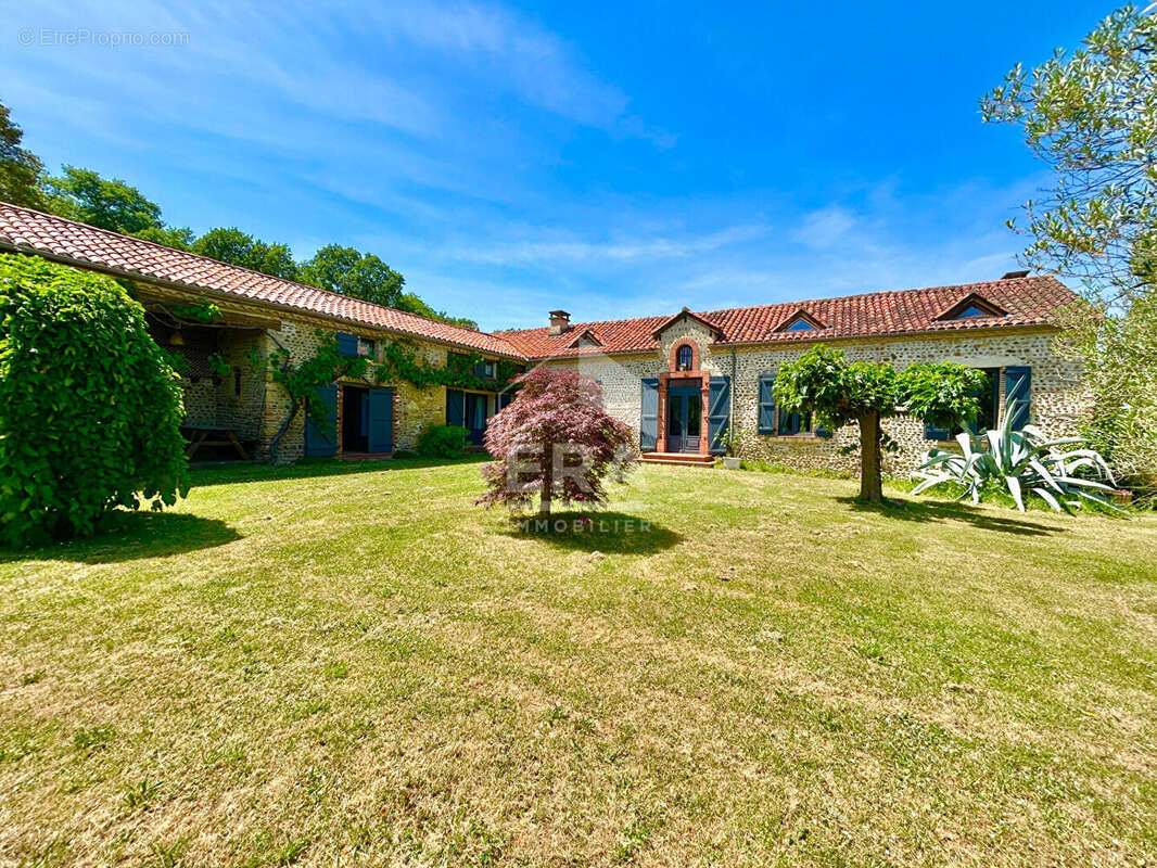 Maison 300m² à villefranque - photo 3