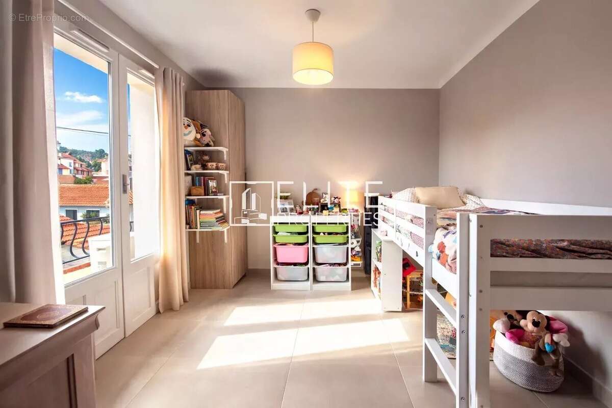 Appartement à VALLAURIS