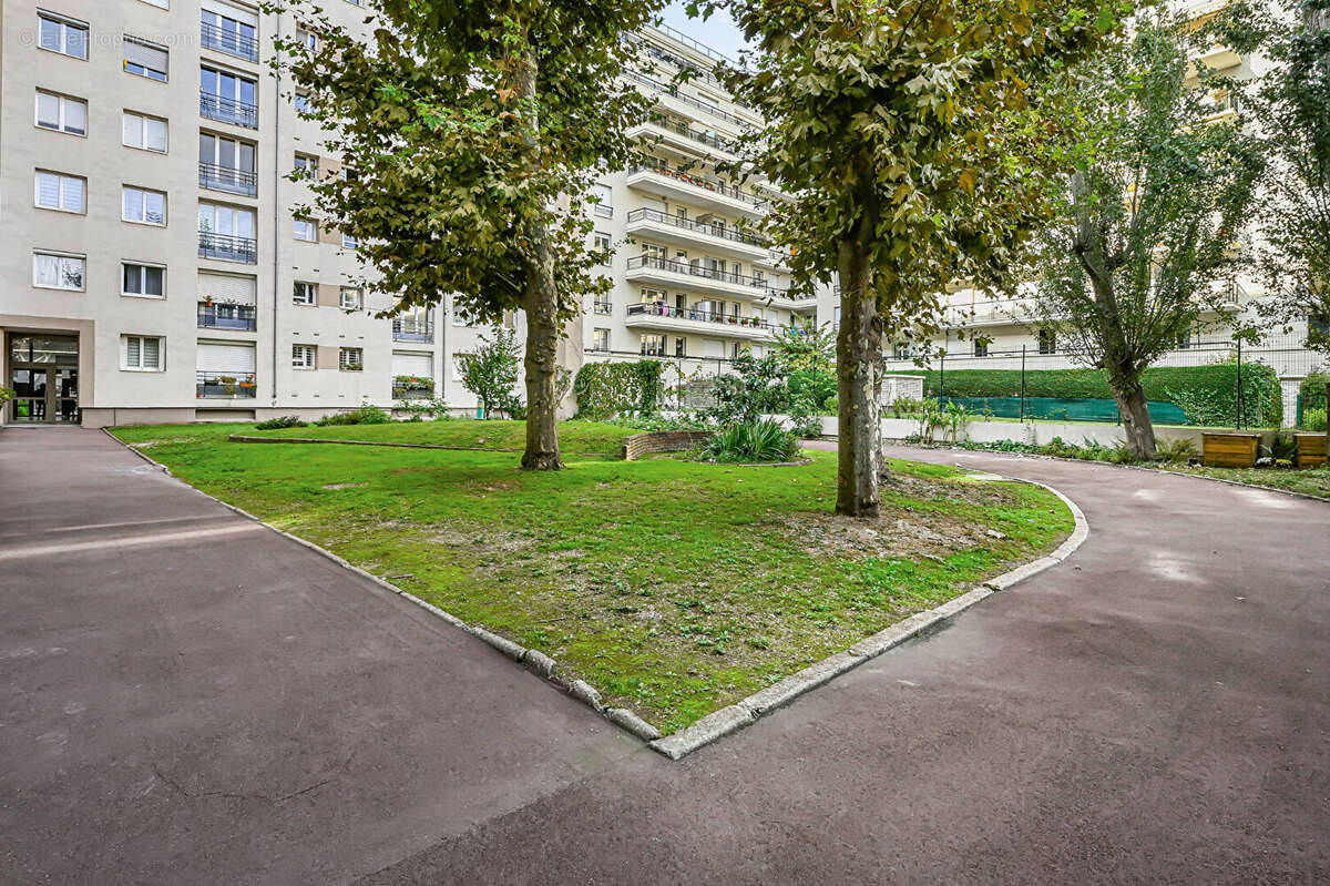 Appartement à ISSY-LES-MOULINEAUX