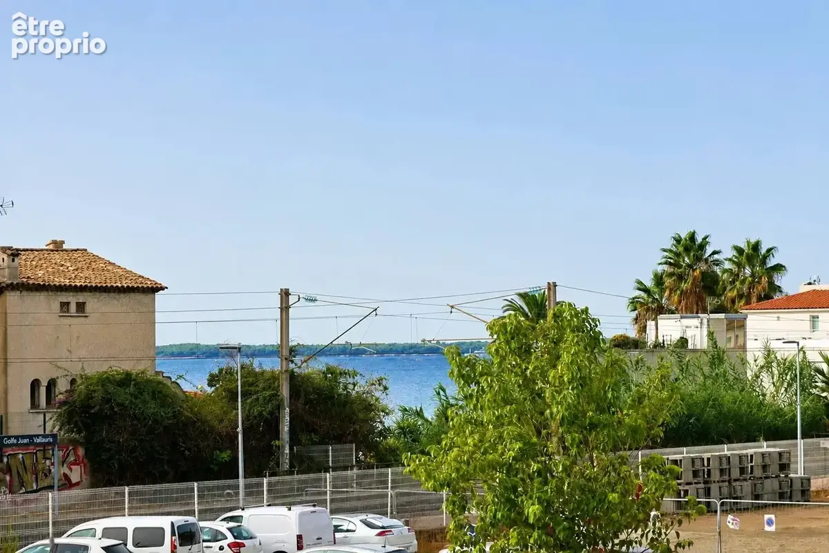 Golfe-juan centre – 4 pièces rénové – terrasse – garage – plages à 180 m - photo 20