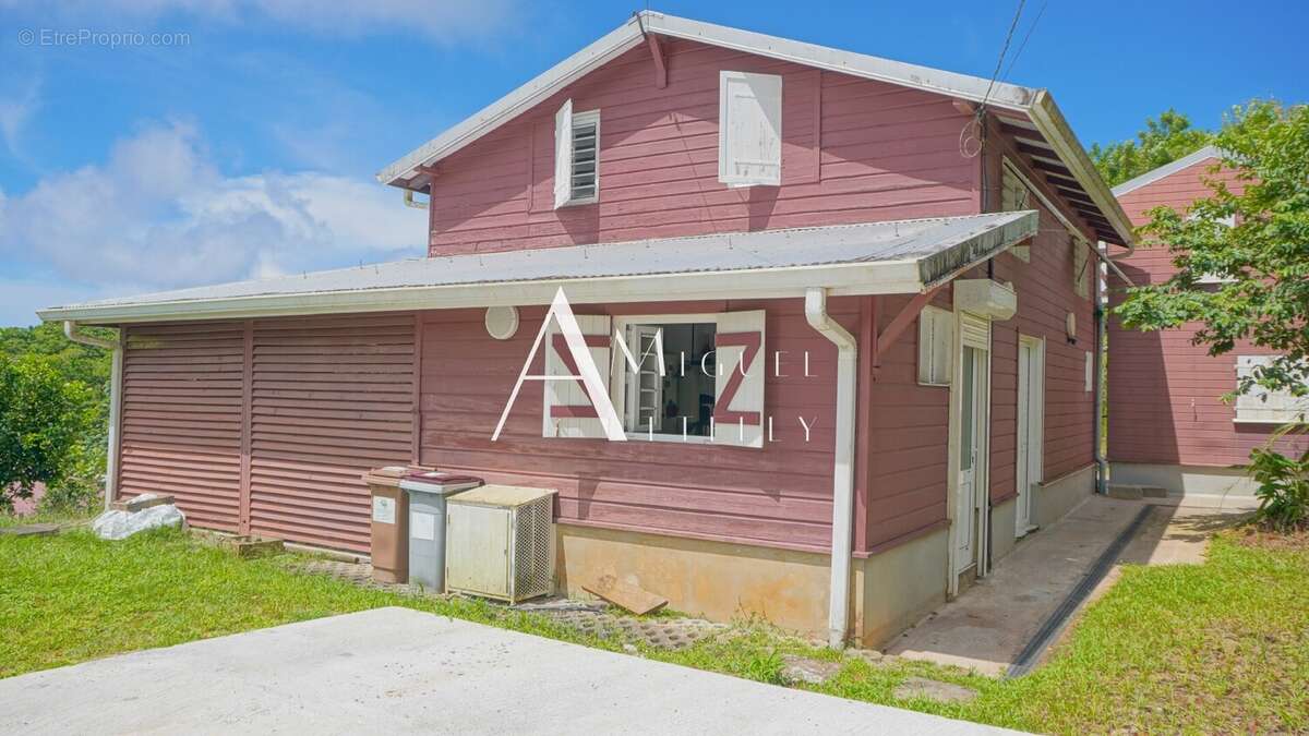 Maison à LES TROIS-ILETS