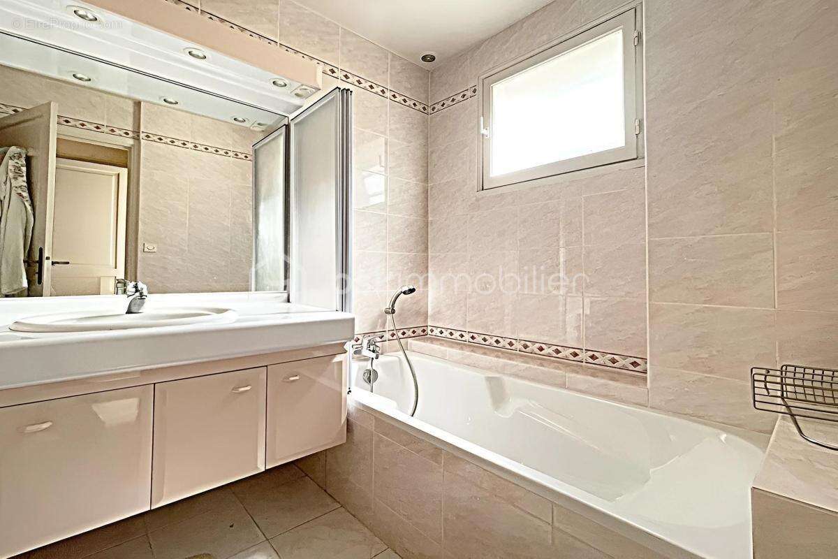 Maison à PARIS-19E