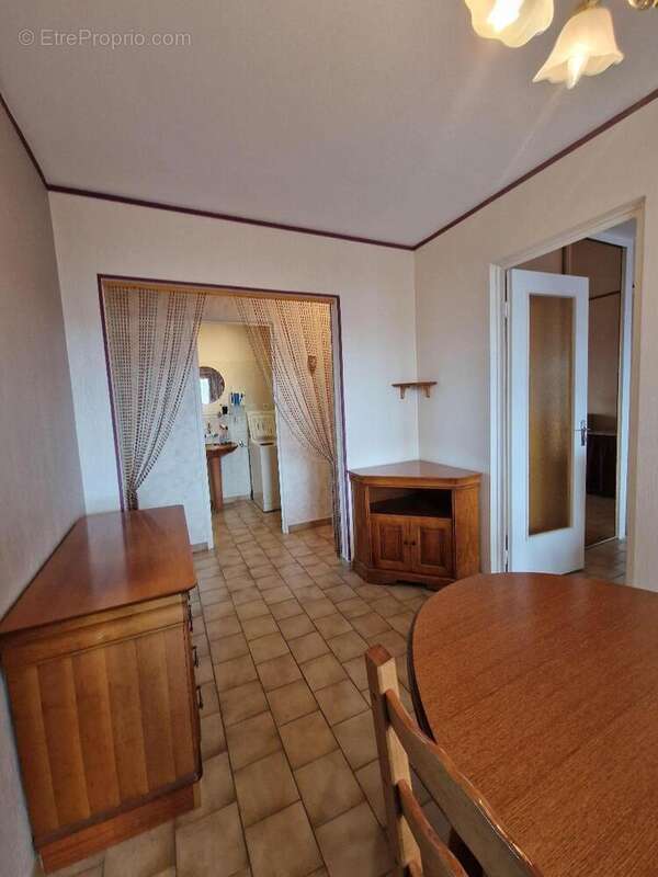   - Appartement à SAINT-PRIEST