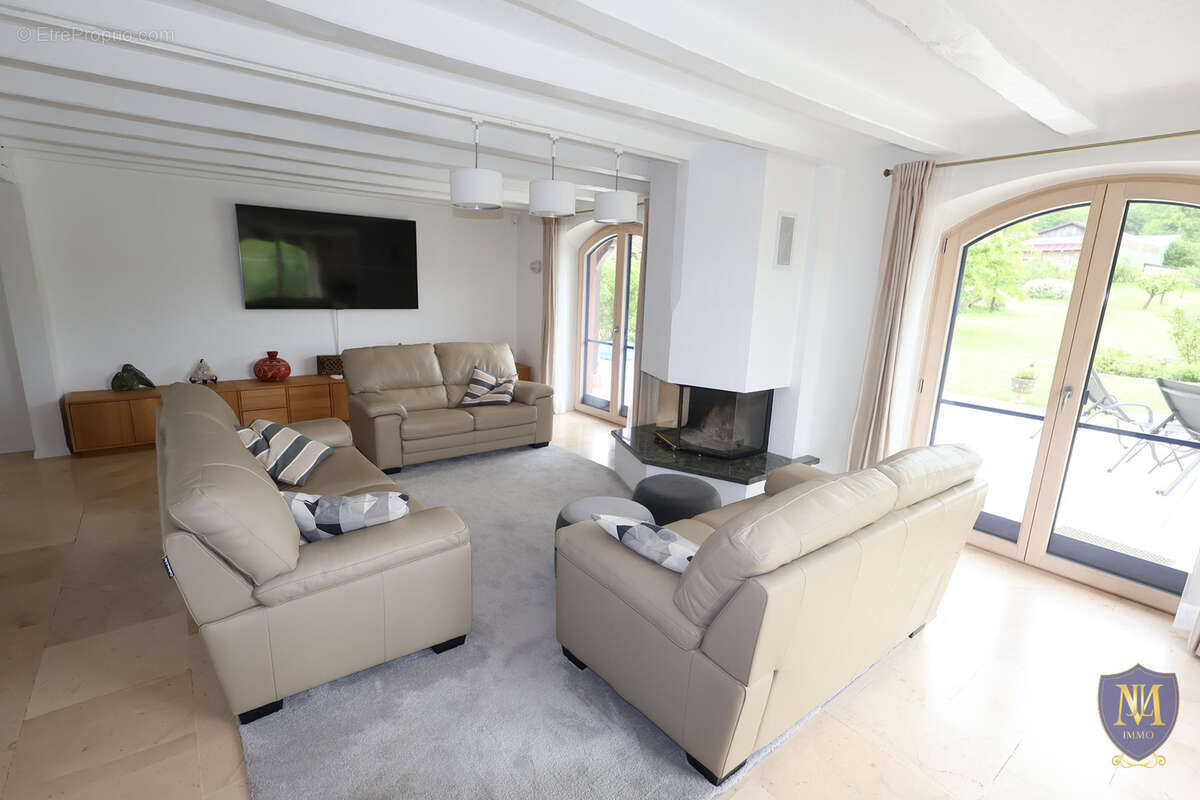 Liebsdorf au calme grande maison aux prestations de qualité de 200 m2 en limite de zone constructibles - photo 4
