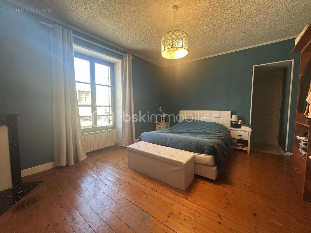 Maison à OZOUER-LE-VOULGIS