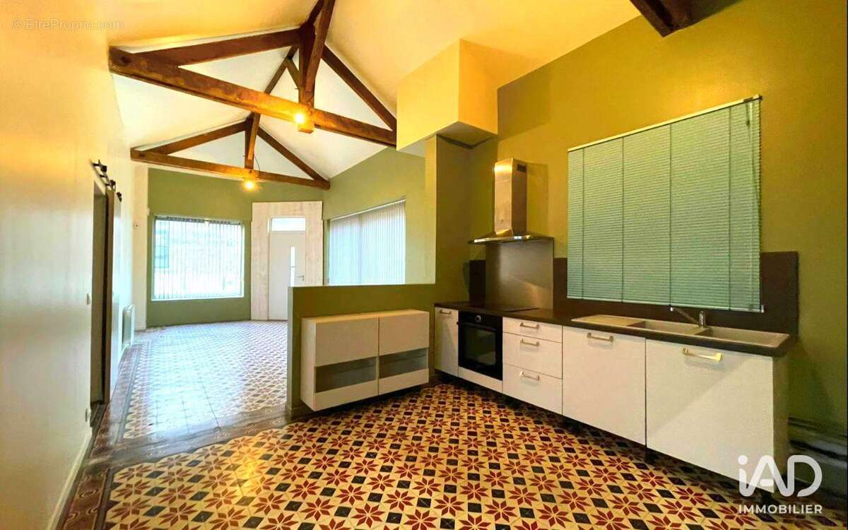 Photo 4 - Commerce à ESBLY