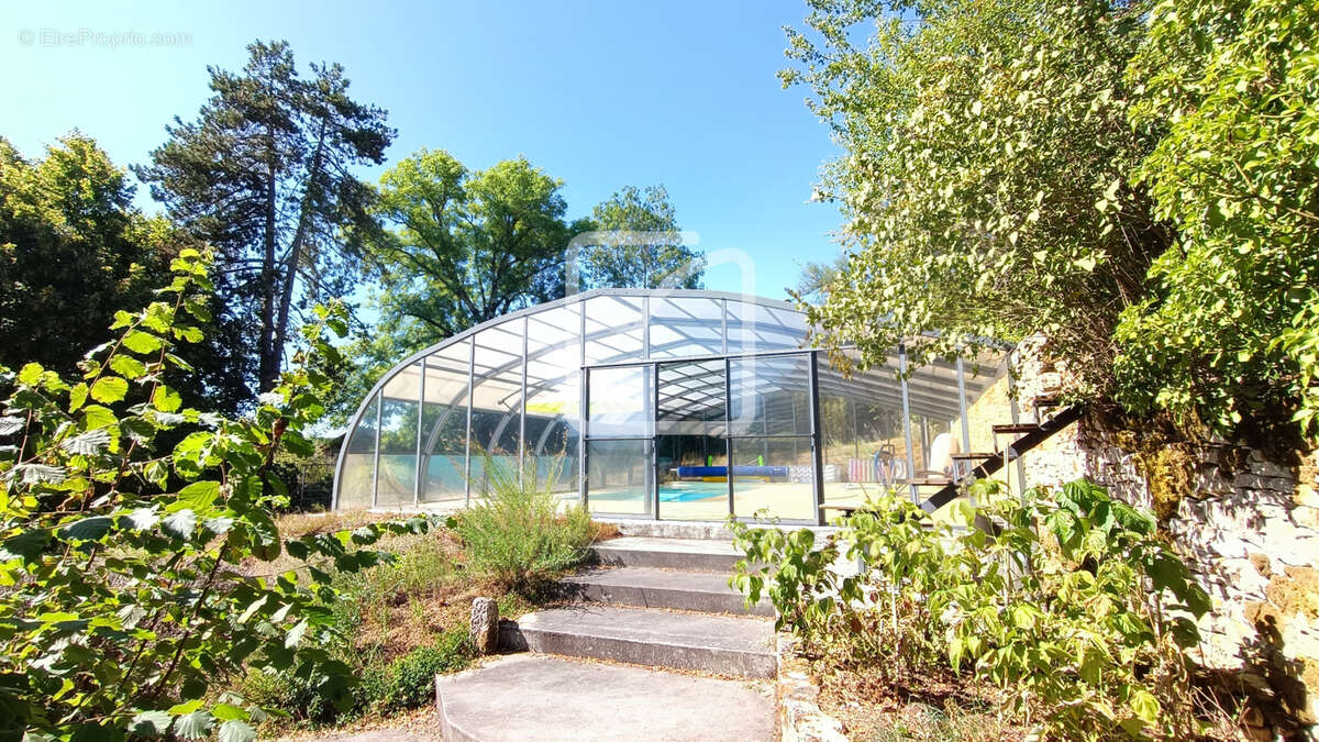 Demeure de caractère avec piscine et dépendances - photo 22