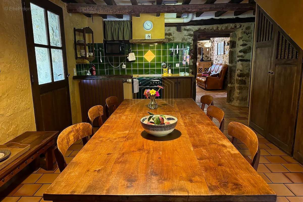 Maison à SAINT-LAURENT-DE-CERDANS