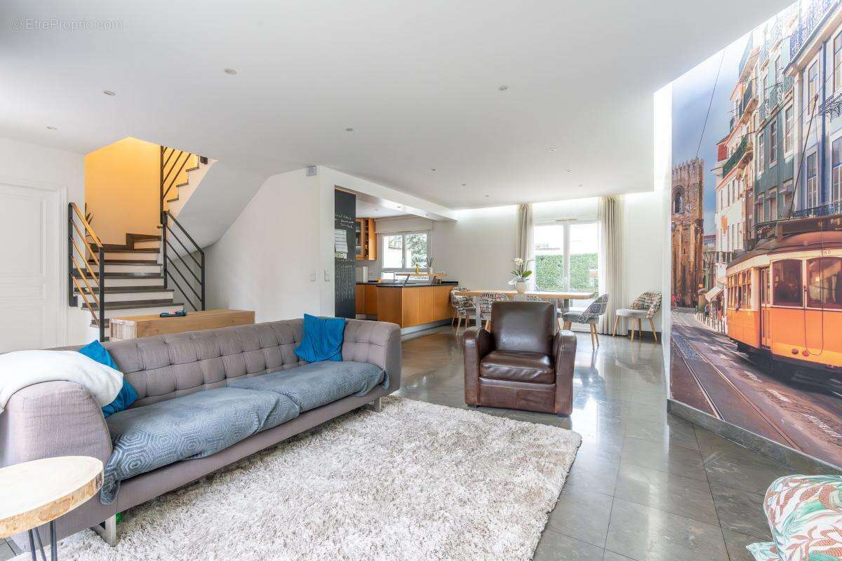 Maison à SAINT-MAUR-DES-FOSSES