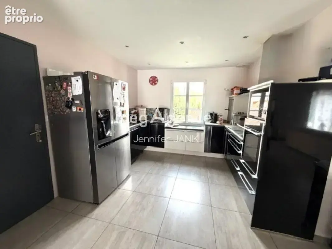 A 10 minutes de SAINT-JUST-EN CHAUSSÉE : Une maison familiale moderne ! - photo 3