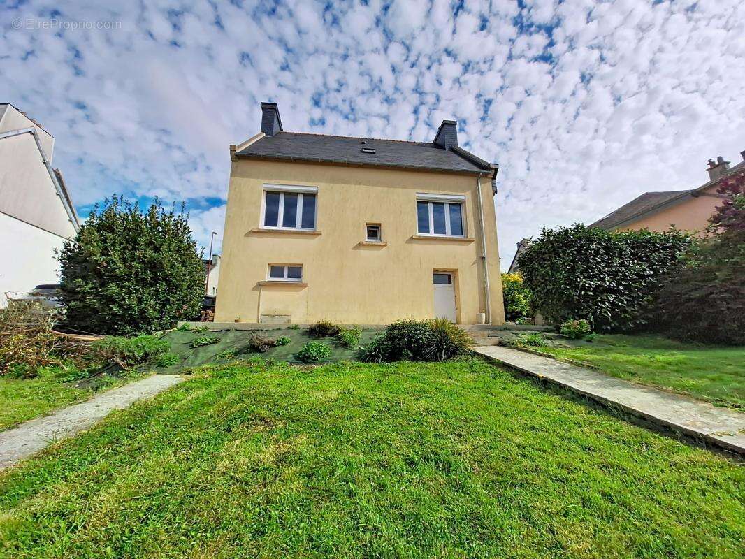 Maison à PONT-DE-BUIS-LES-QUIMERCH