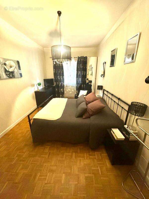 Appartement à LE CHAMBON-FEUGEROLLES