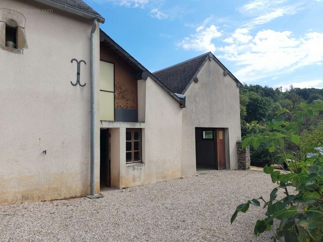 Maison à Cussy en Morvan  de 136 m2 - 8 pièces - diverses dépendances - terrain 1182 m2 - photo 18