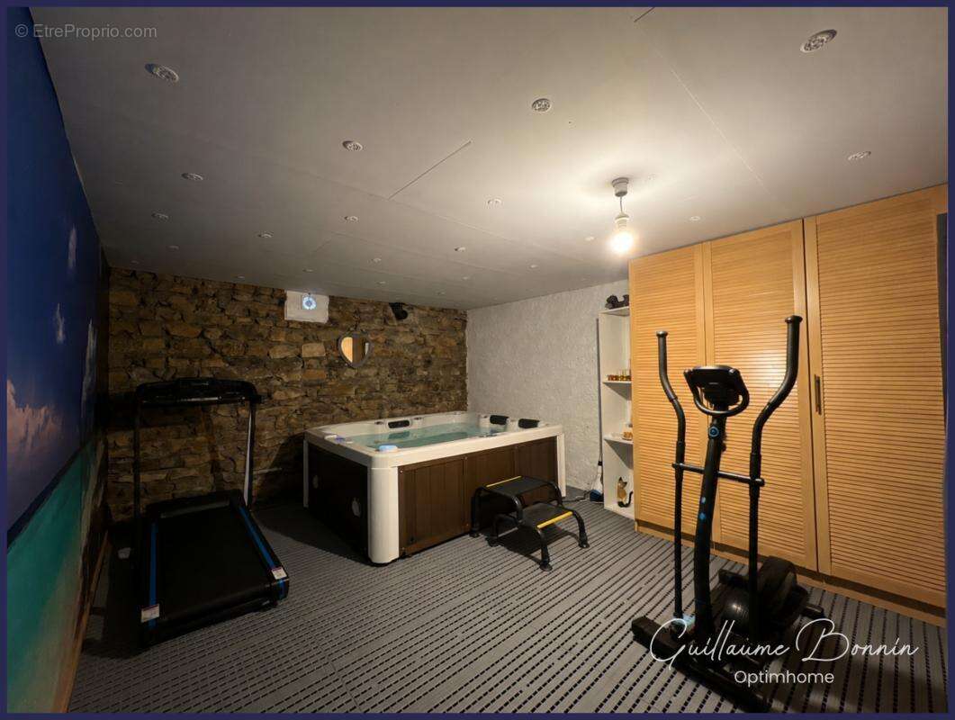Maison à vendre 5 pièces de 129m², 3 chambres, suite parentale, SPA, garages - DPE C - secteur calme à NOUAILLÉ-MAUPERTUIS 86340 - photo 15