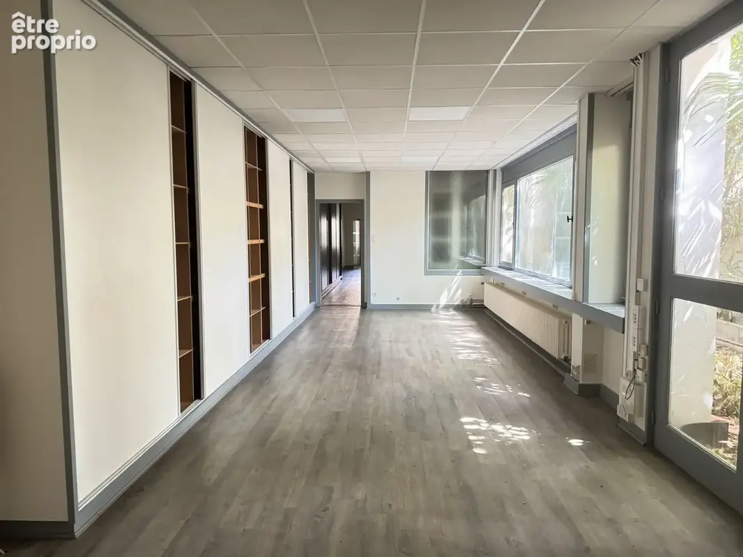 Commerce 119 m² à Saintes  - photo 5