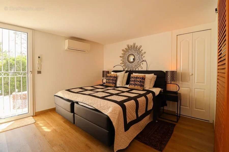 Maison à TOURRETTES