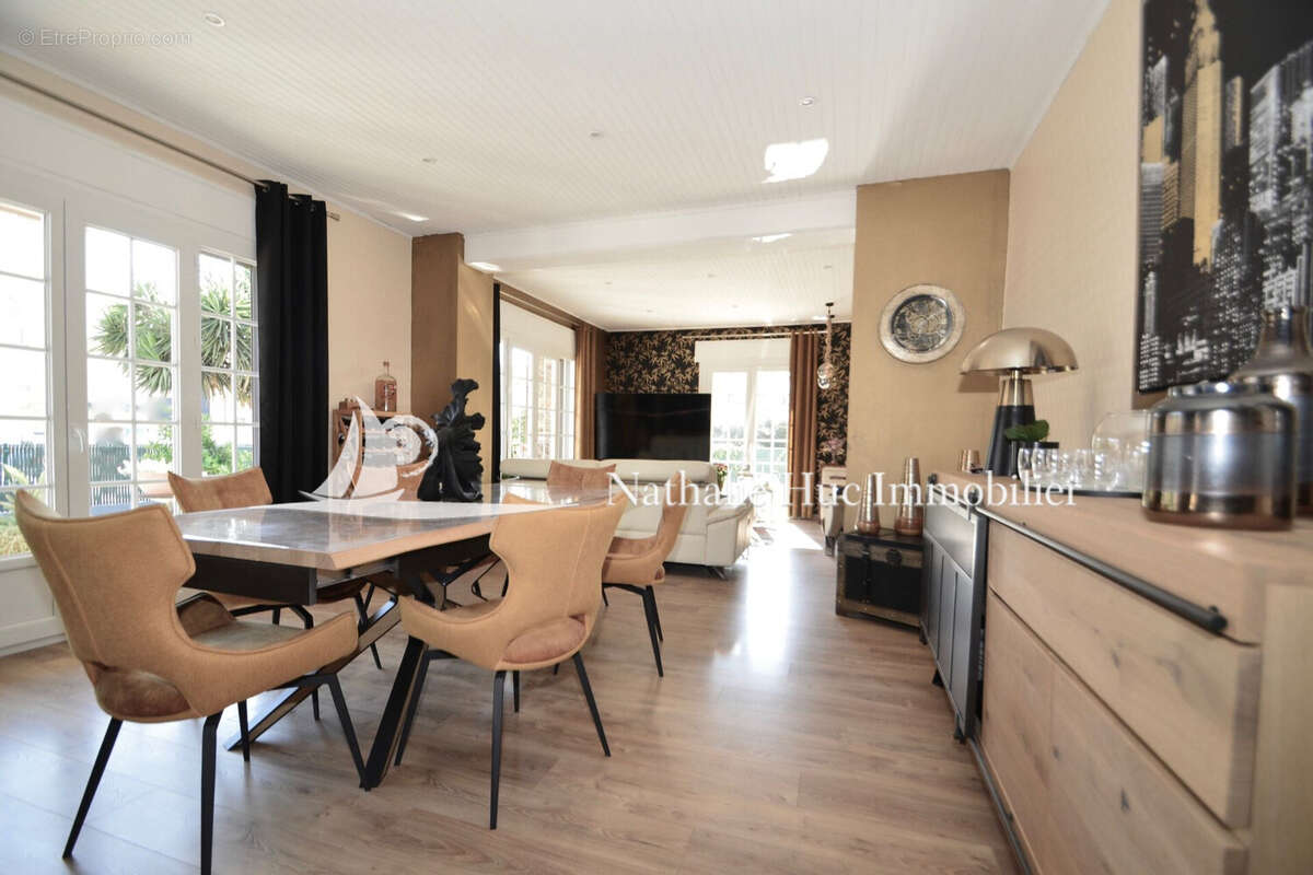 Maison 160 m² à Saint-Laurent-De-La-Salanque  - photo 7