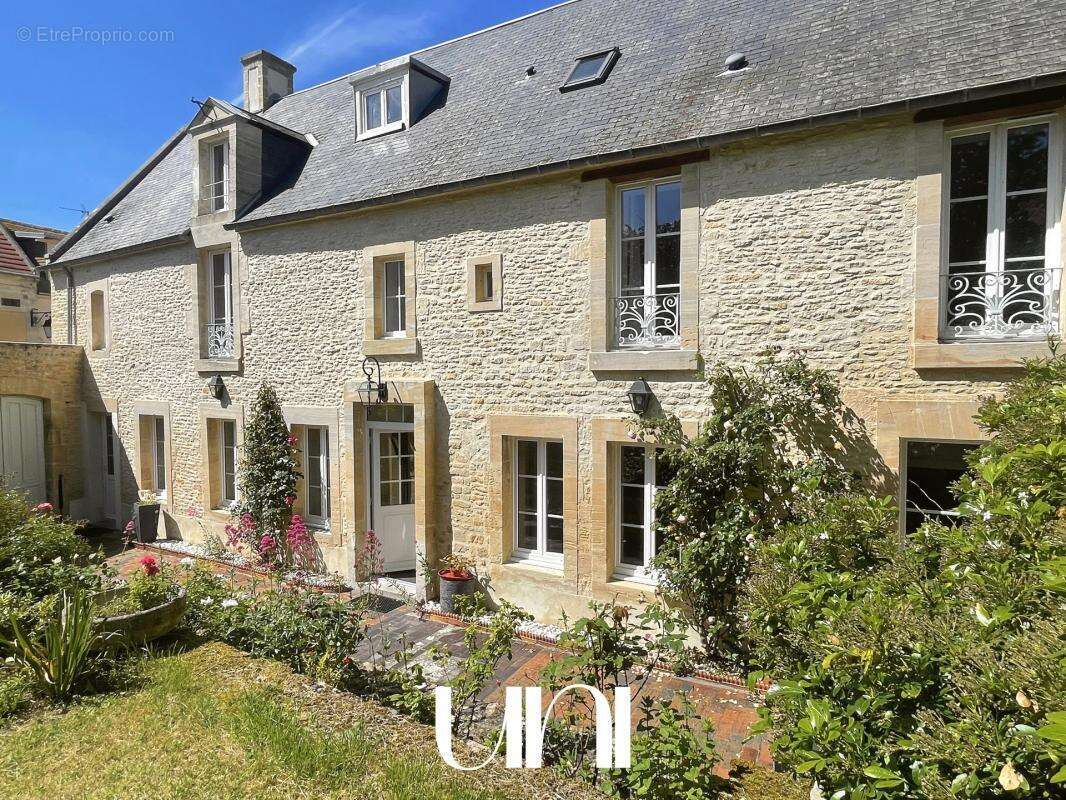 Maison à COURSEULLES-SUR-MER