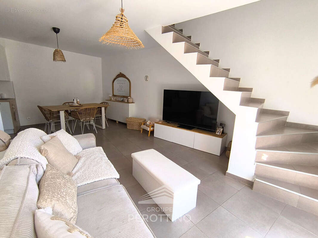 Appartement à PEYPIN