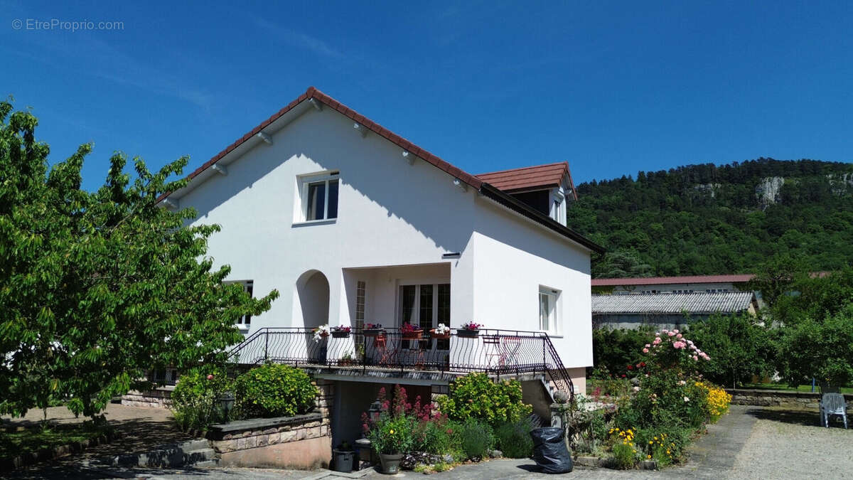 Maison à POLIGNY
