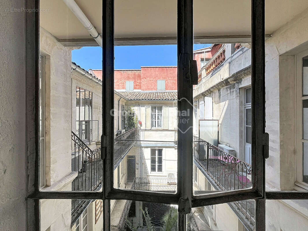 Avignon intra-muros ? rue joseph vernet ? hôtel particulier du xviiie siècle ? bureaux / futur appartement de101,15 m² - photo 12