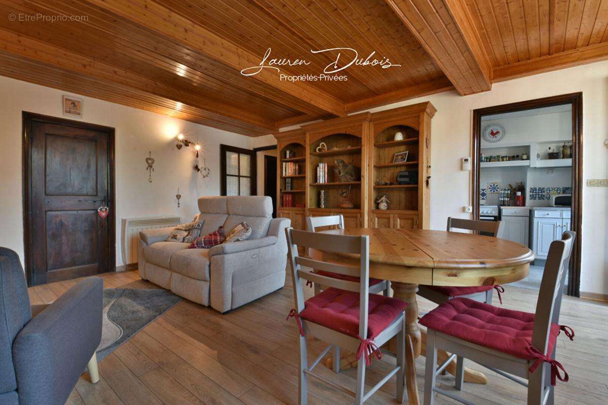 TURRIERS - Maison de village avec terrasse et cave - photo 6