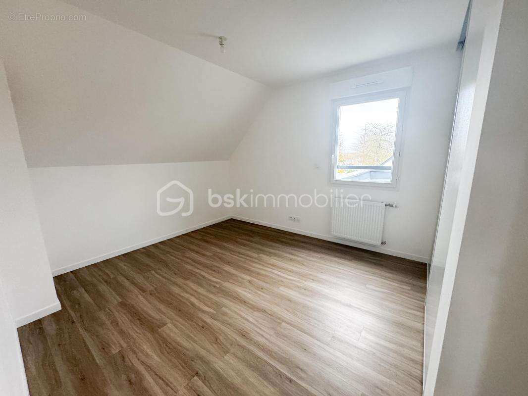 Maison à COMBOURTILLE