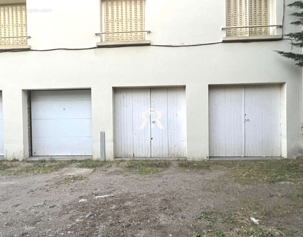 Parking à CLERMONT-FERRAND