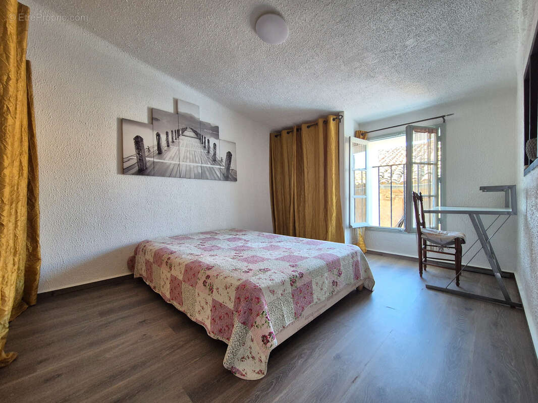 Appartement à REGUSSE