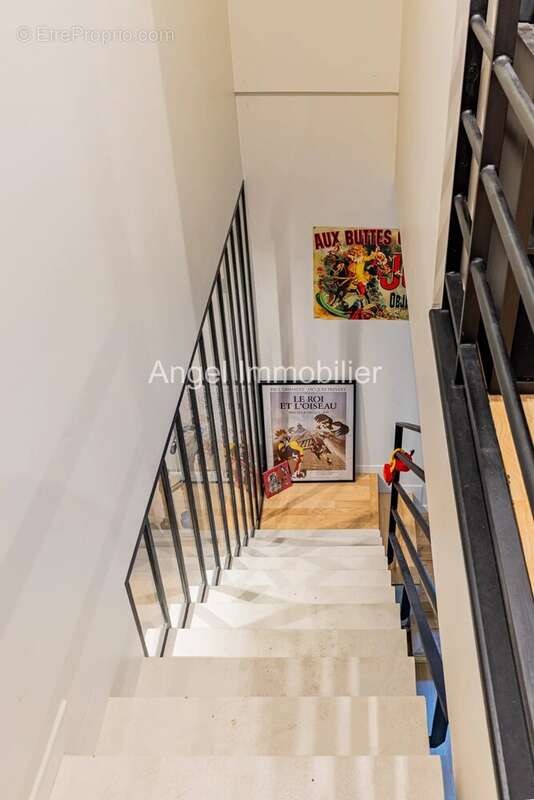 Appartement à PARIS-16E