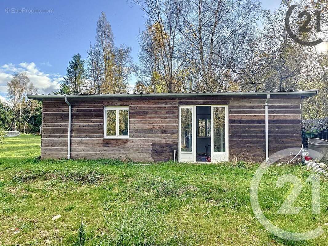 Maison à ESCOLIVES-SAINTE-CAMILLE