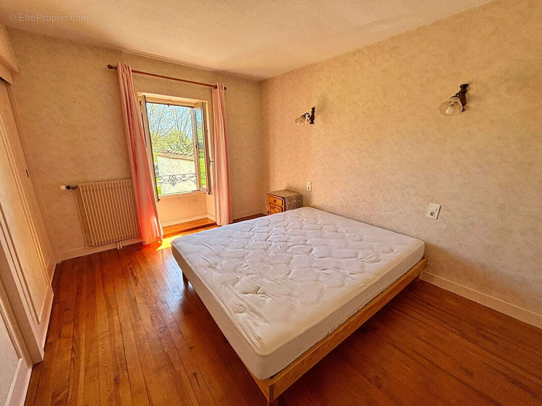 Maison à SAINT-MARTIN-D'ESTREAUX