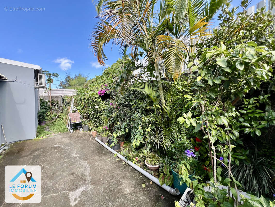 Saint joseph 97480 - maison t6 - beaux volumes - cadre verdoyant - photo 12