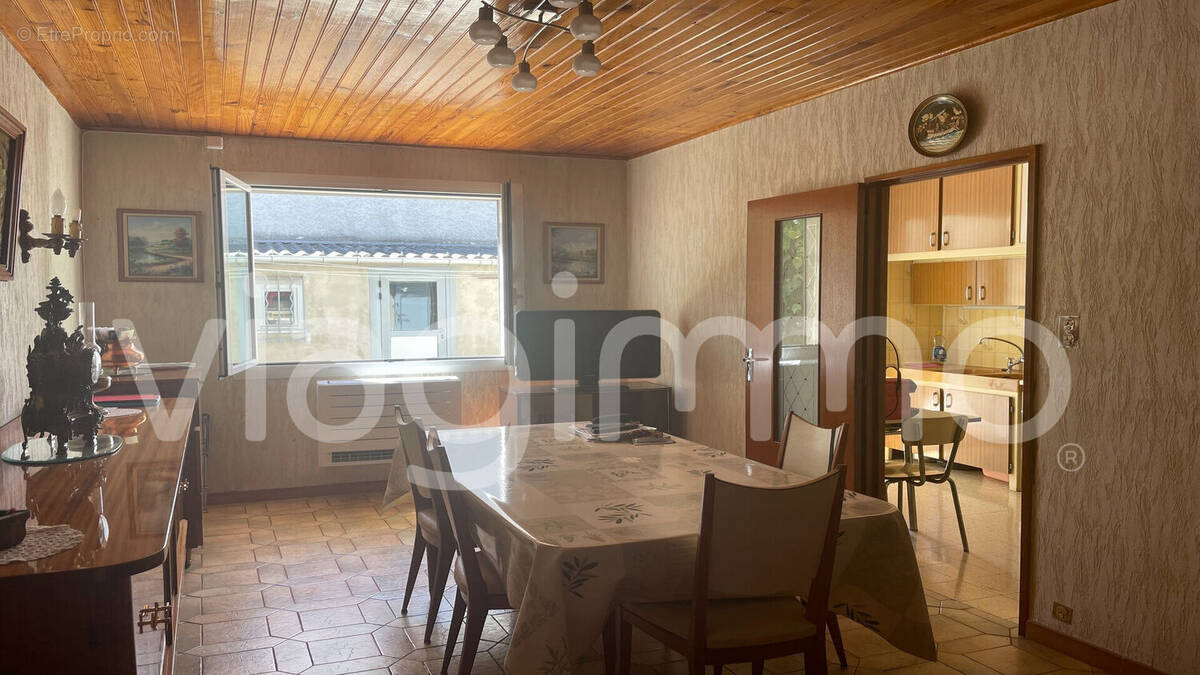 Appartement à MARSEILLE-5E