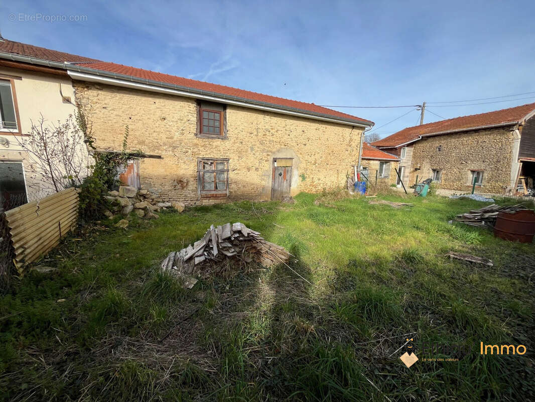 Maison à SOMMEVOIRE