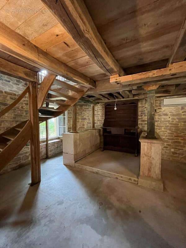 Moulin du 18ème siècle à Gizia, 10 pièces,  300m2, terrain 1Ha - photo 7