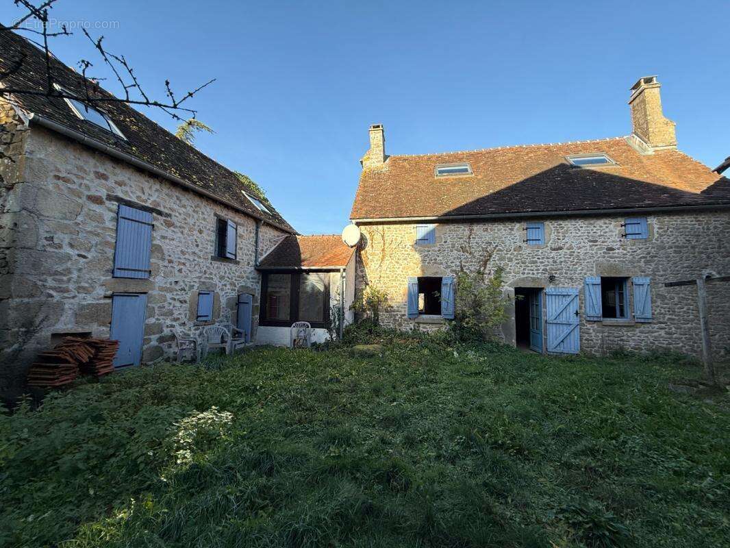 BELLE OPPORTUNITE ! Maison en pierre de 165m², pleine de charme, 4 chambres, Cour intérieure de 379m² 93 000 € - photo 45
