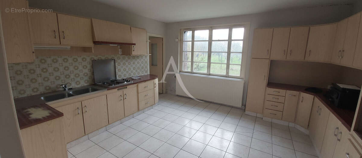 Maison à SAINT-JEAN-DE-BRAYE