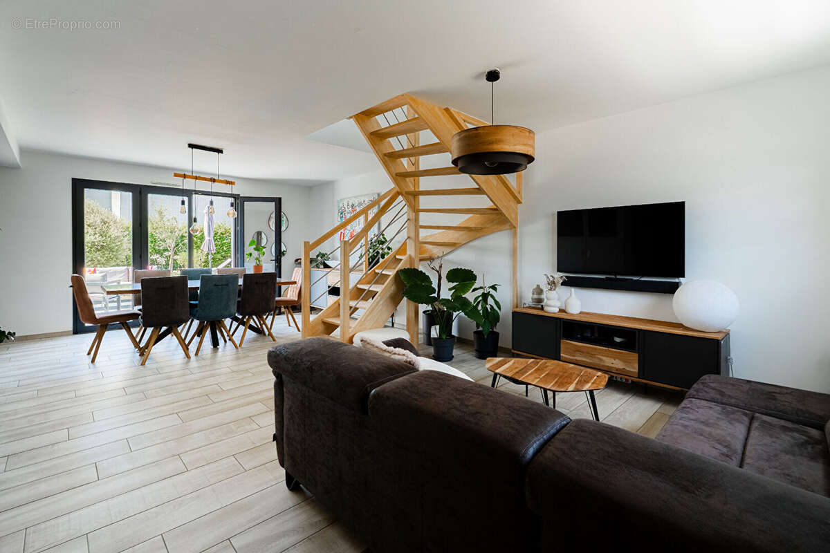 Maison Contemporaine (2017) - 114 m² - 4 Ch - Garage & Jardin - photo 5