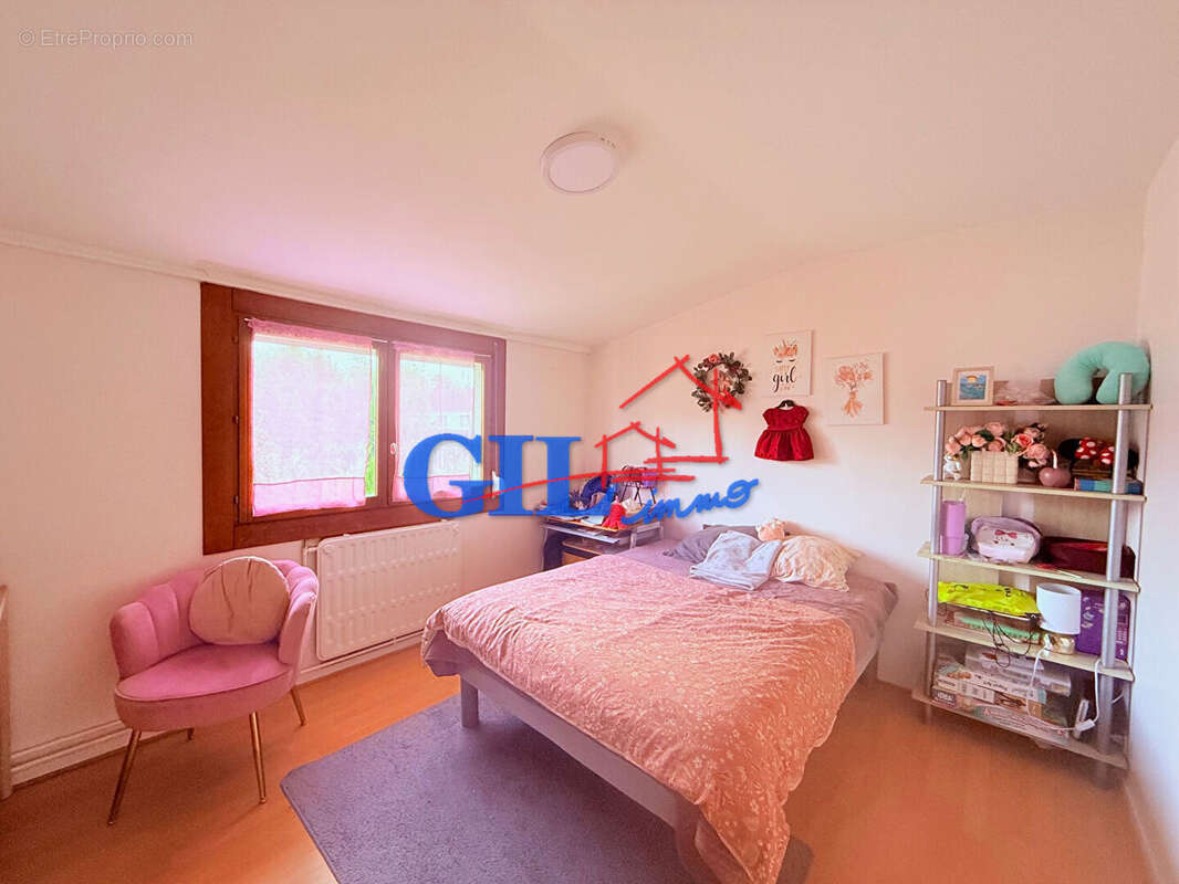 Maison à SAVIGNY-LE-TEMPLE