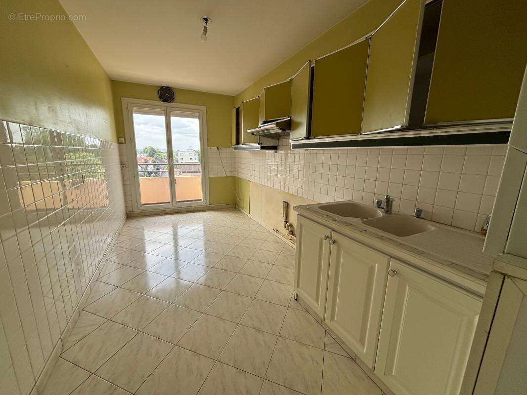 Appartement à vendre – t4 lumineux avec vue pyrénées, balcons, garage et cave - photo 3
