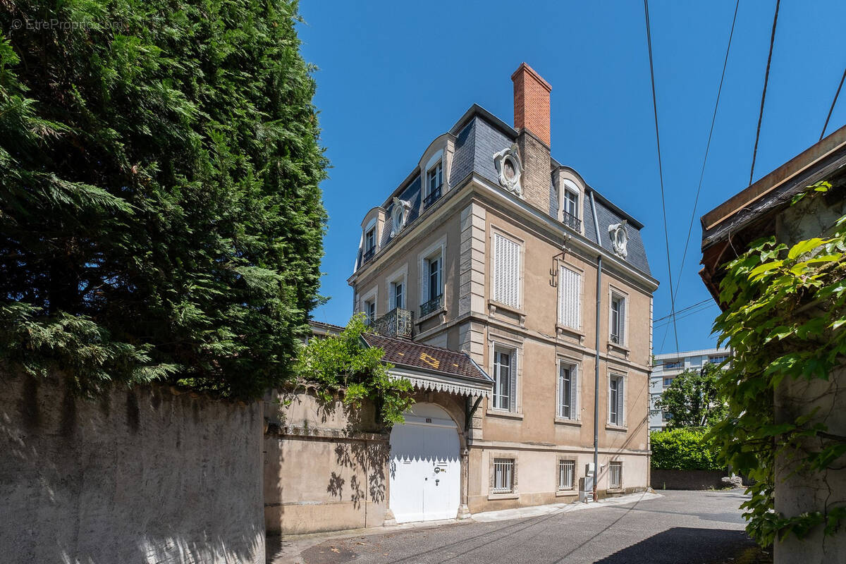 Maison à CALUIRE-ET-CUIRE