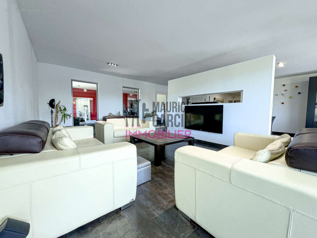 Maison 391 m² à Bedarrides  - photo 7